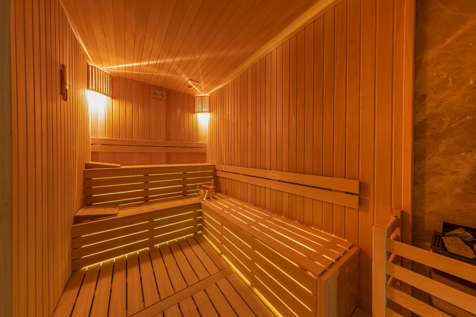 <span>Savna- toplota, ki zdravi telo in um</span>