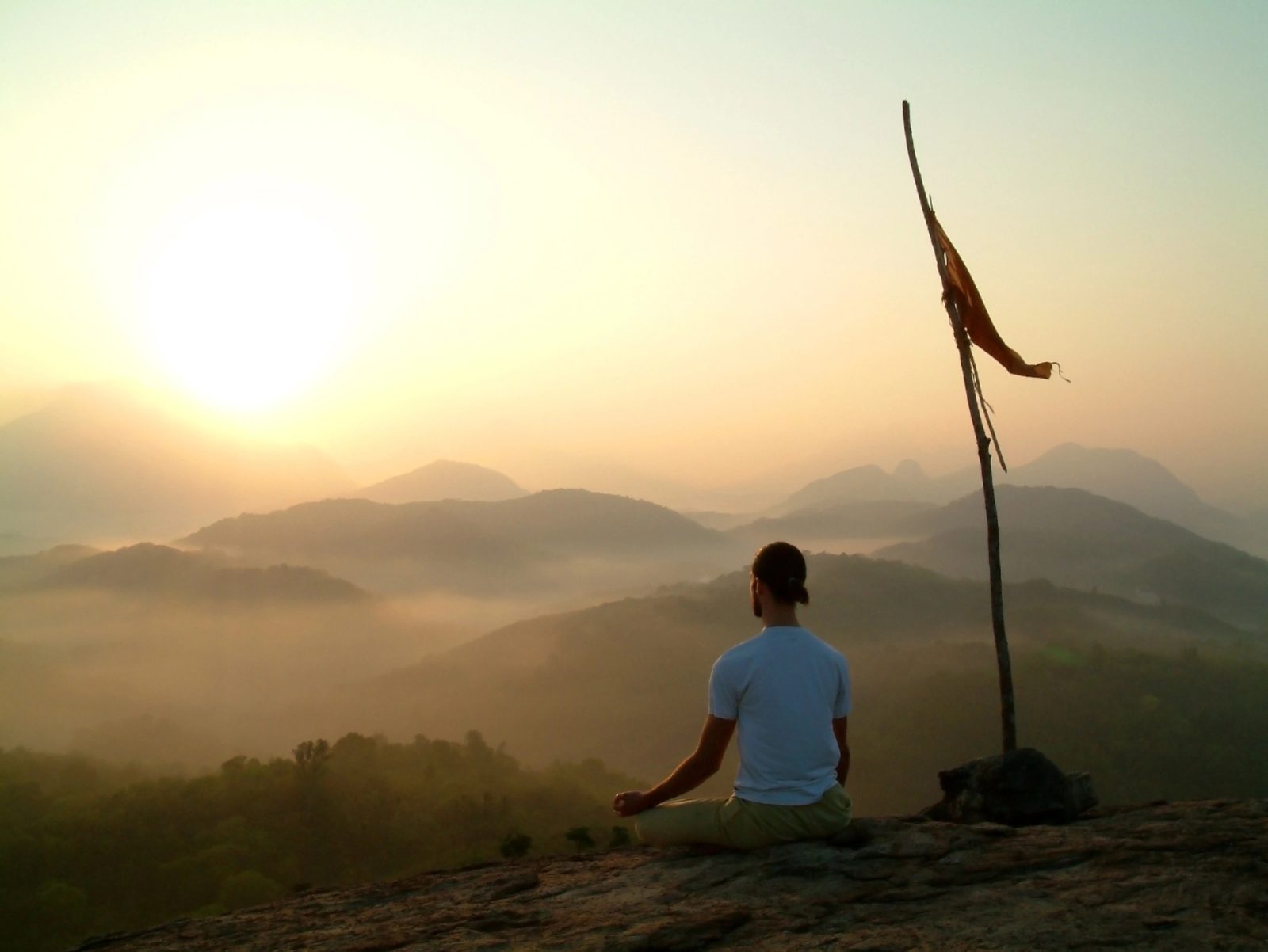 Kako lahko preprosta meditacija prinese več miru in jasnosti
